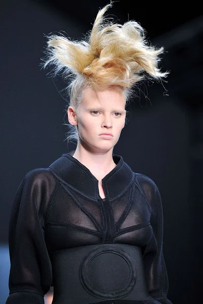 Look 25